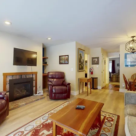 Mountain Breeze Getaway Condos Warren Room photo