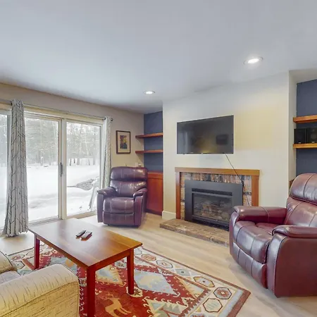 Mountain Breeze Getaway Condos Warren Room photo